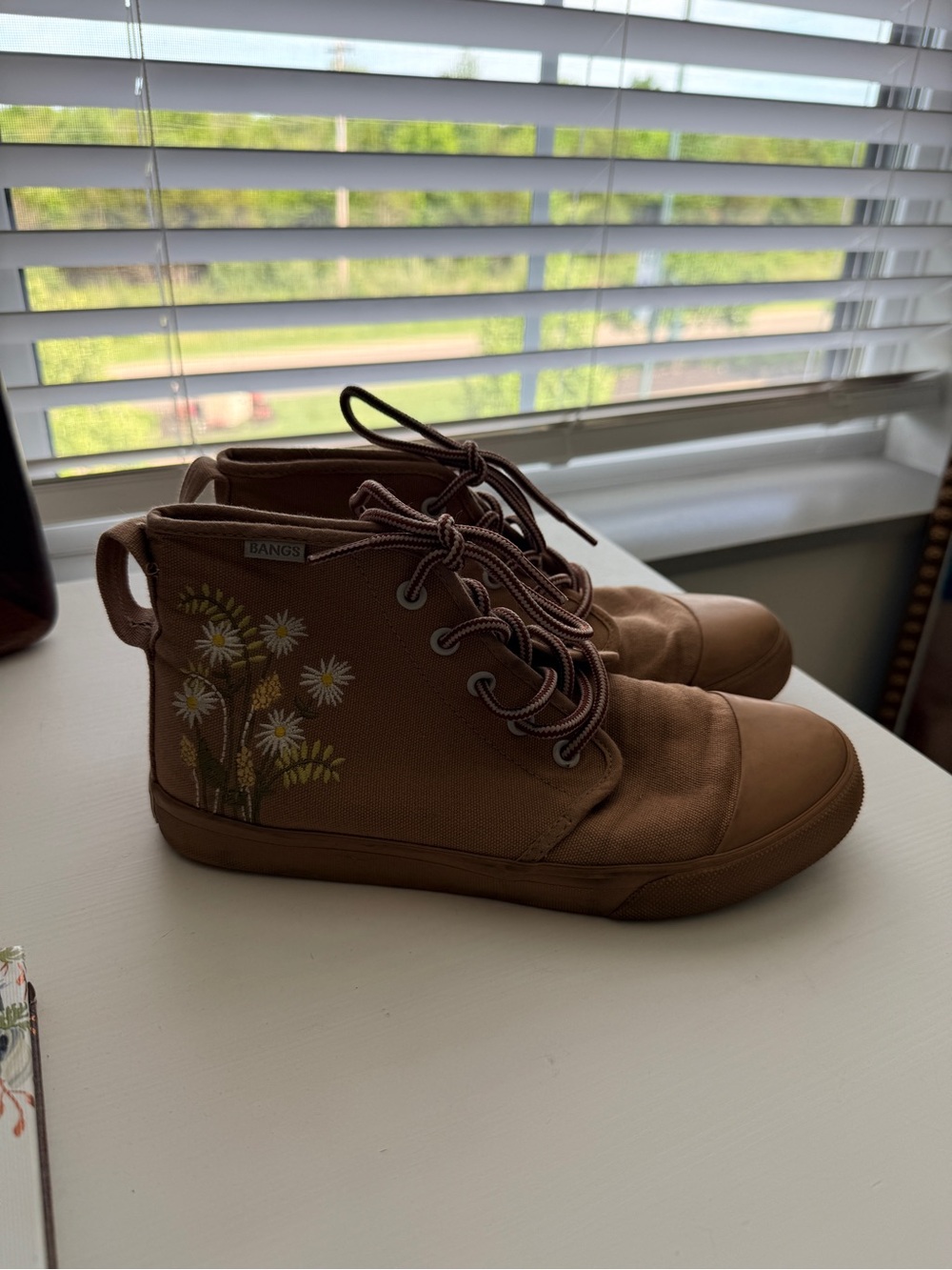 Bangs Women's Brown Canvas High-Top Sneakers with Floral Embroidery - Picture 6 of 6